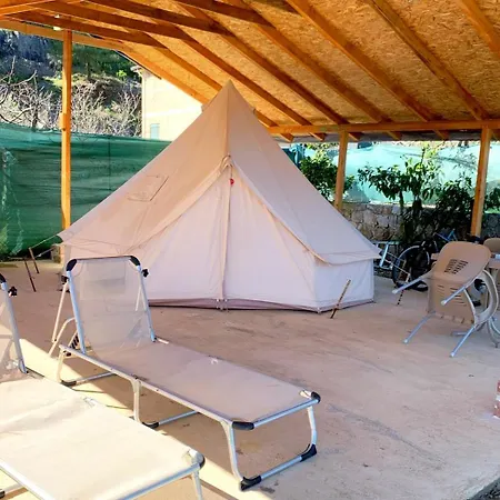 럭셔리텐트 Glamping Kulmi Shkodër